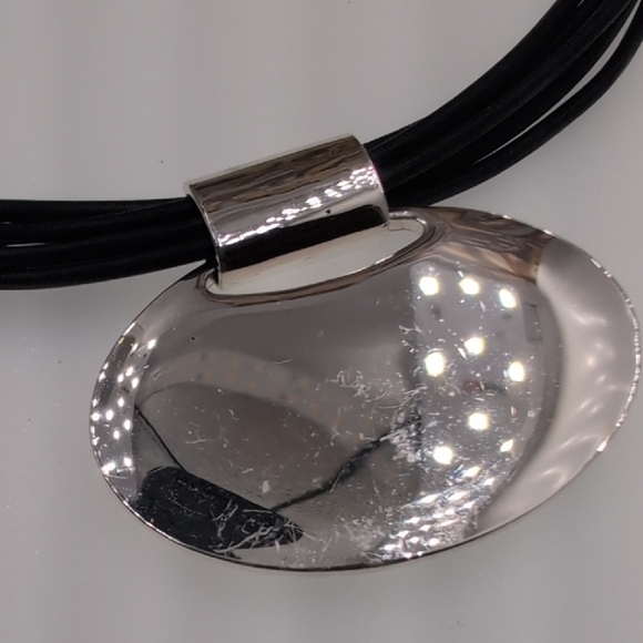 🖤 Napier Black Multi-Strand Choker Necklace - Silver Pebble Pendant - Picture 4 of 6